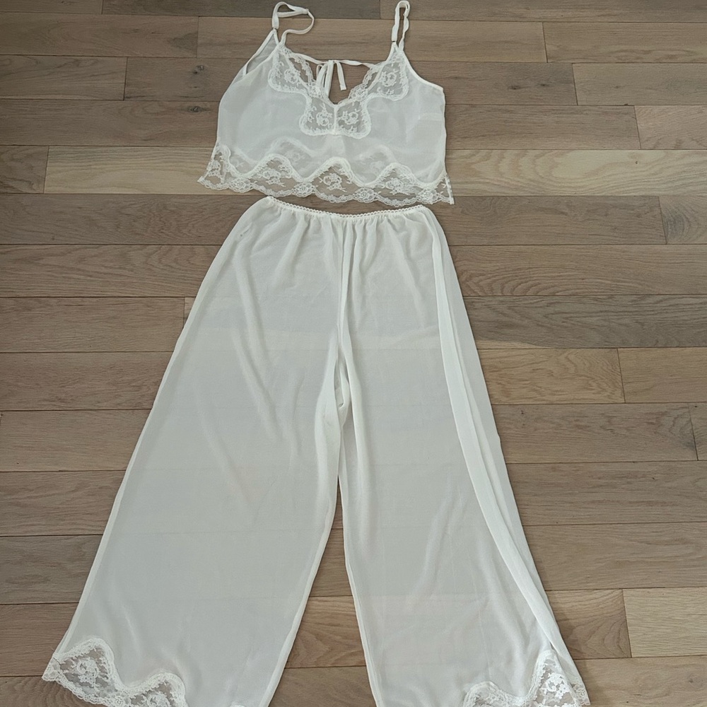 Kat the Label Elegant White Lace Trim Pajama Set